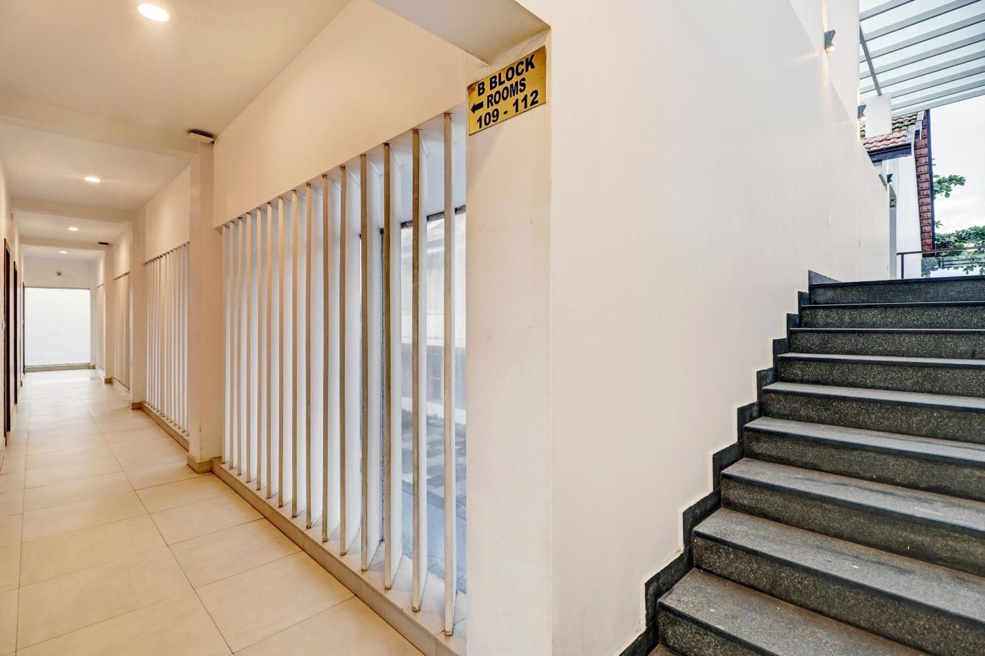 พาเล็ต - เอดาสเซอรี ซีไลน์ วิลลา สเตย์ Hotel Kochi ภายนอก รูปภาพ