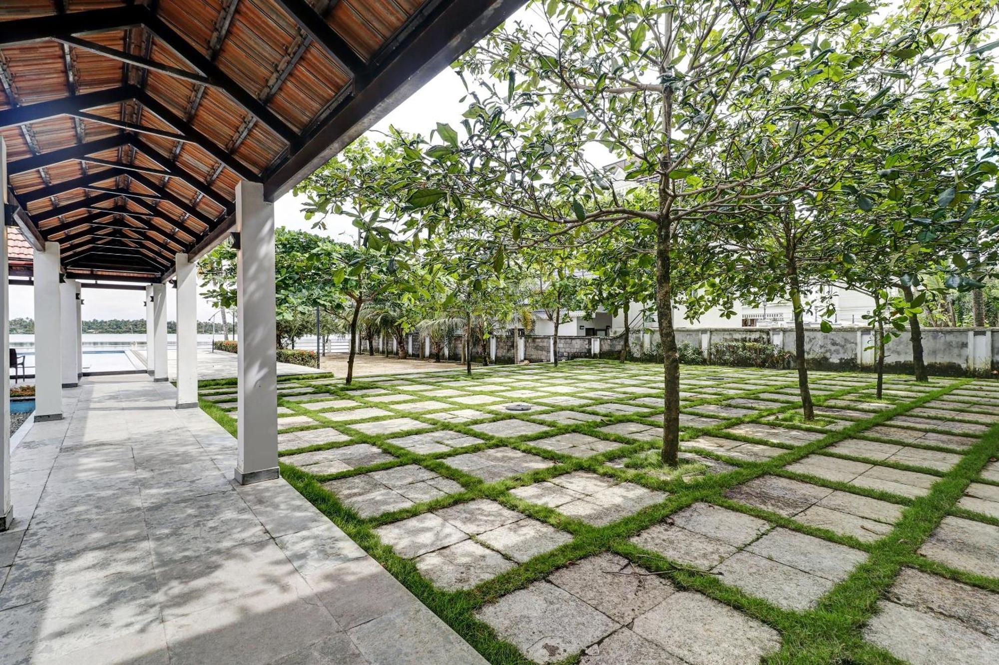 พาเล็ต - เอดาสเซอรี ซีไลน์ วิลลา สเตย์ Hotel Kochi ภายนอก รูปภาพ