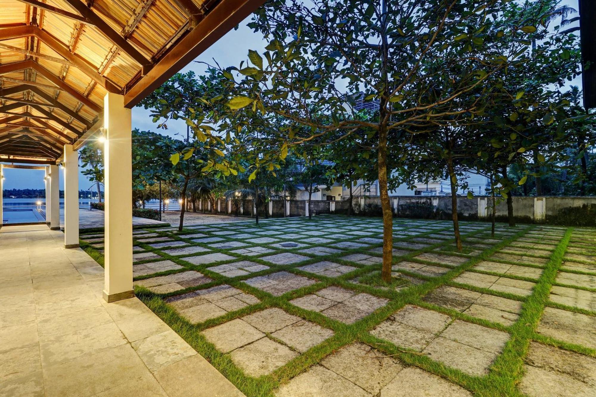 พาเล็ต - เอดาสเซอรี ซีไลน์ วิลลา สเตย์ Hotel Kochi ภายนอก รูปภาพ